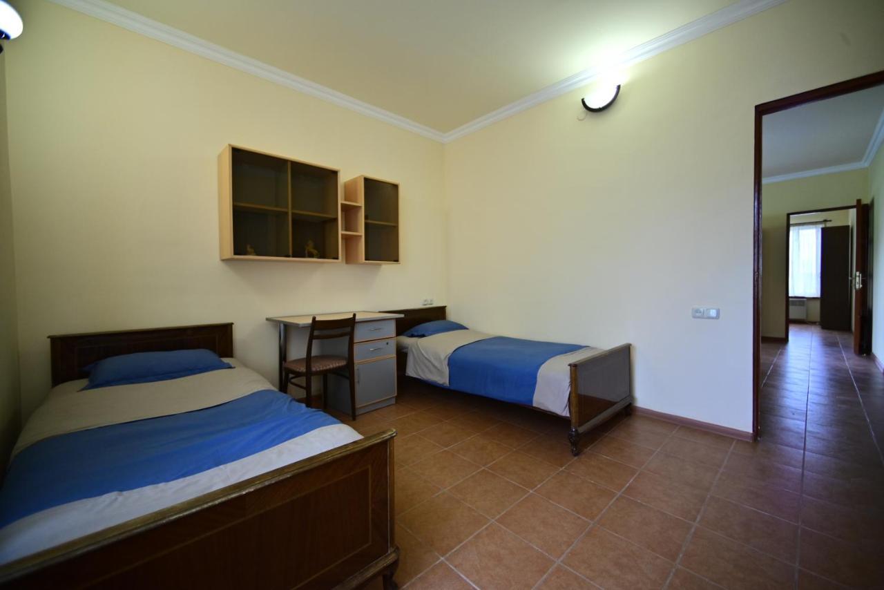 Sevan Tarsus Guesthouse Tsovazard ภายนอก รูปภาพ