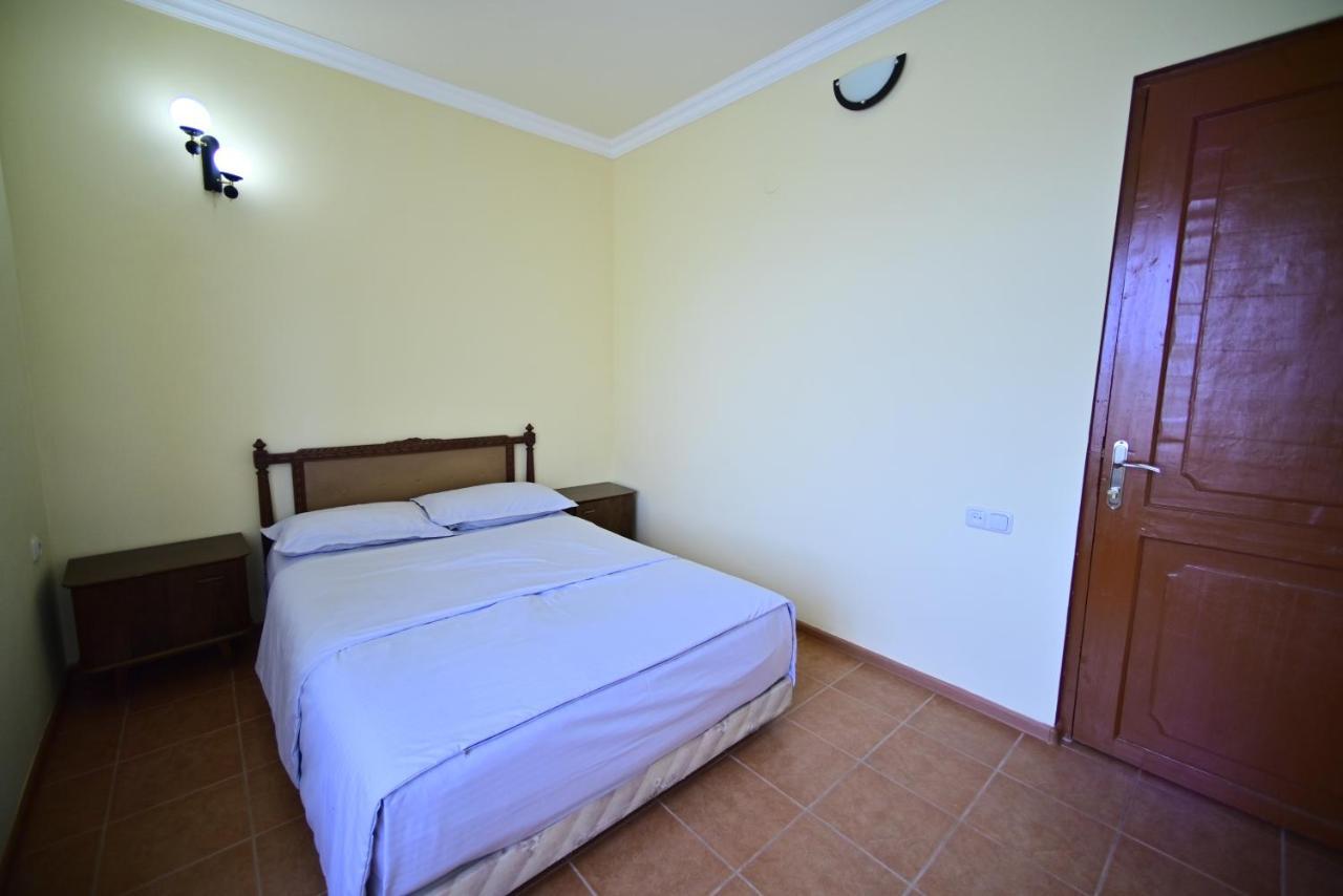 Sevan Tarsus Guesthouse Tsovazard ภายนอก รูปภาพ