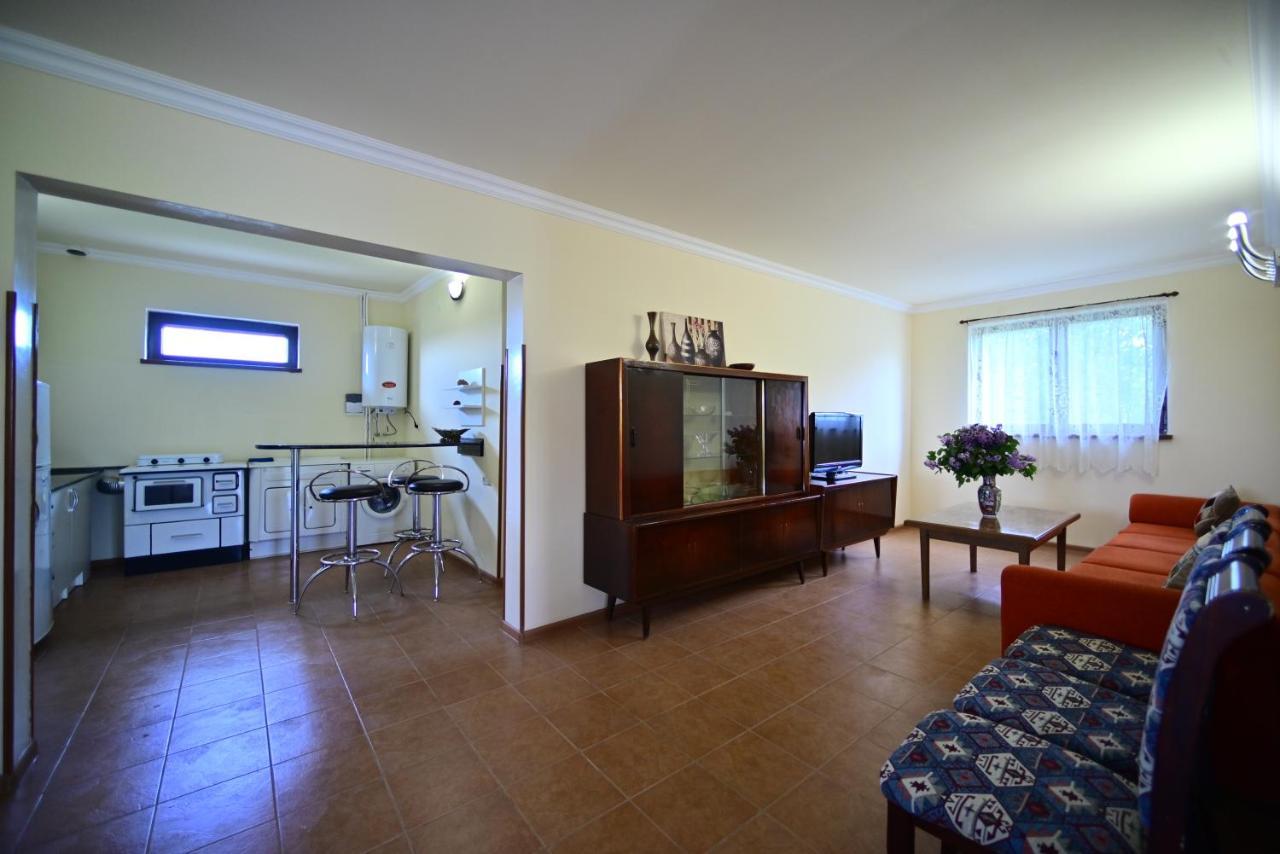 Sevan Tarsus Guesthouse Tsovazard ภายนอก รูปภาพ
