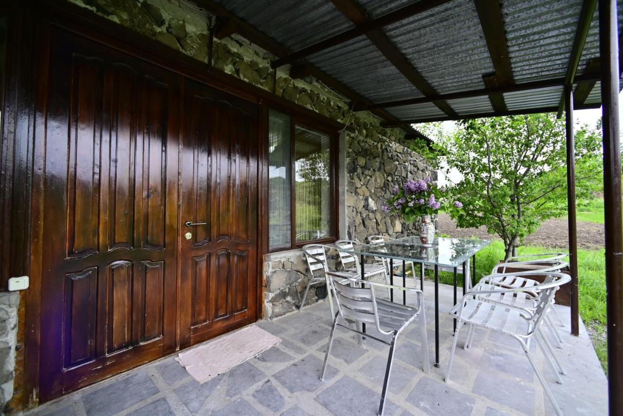 Sevan Tarsus Guesthouse Tsovazard ภายนอก รูปภาพ