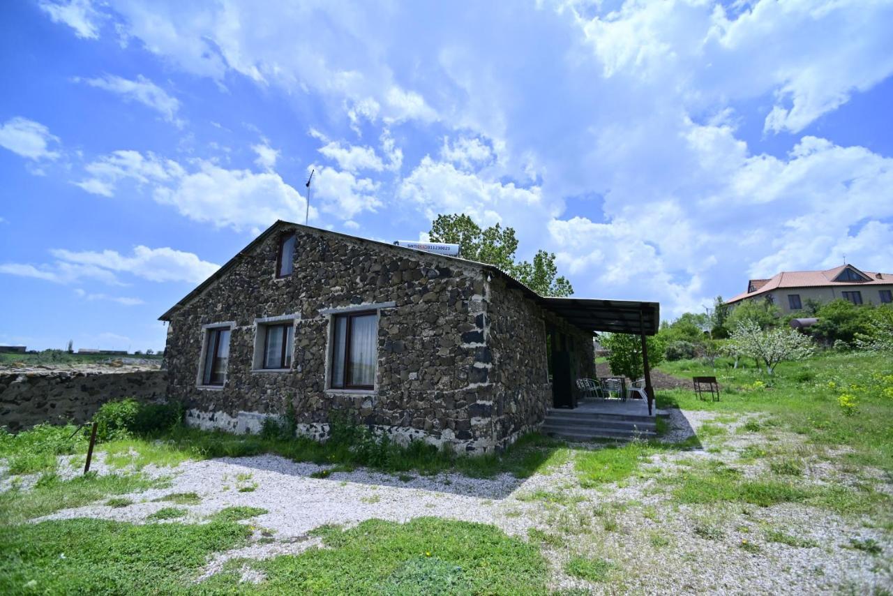 Sevan Tarsus Guesthouse Tsovazard ภายนอก รูปภาพ